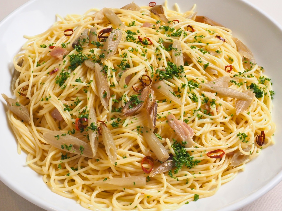 フキのペペロンチーノ