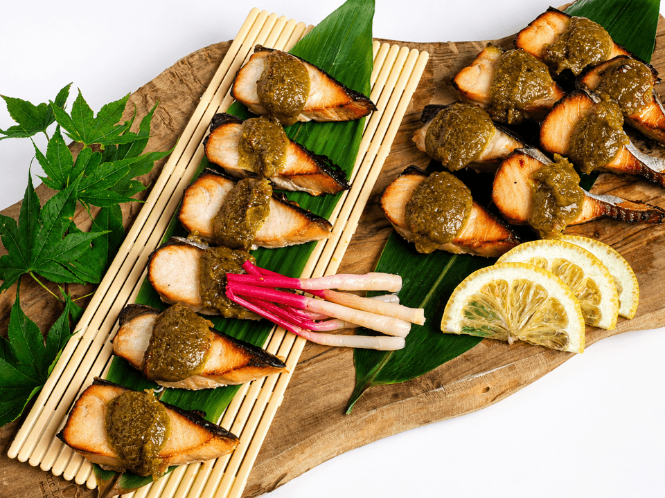 季節の魚の野草味噌焼き