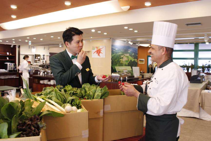 野菜の開封イベントの様子1