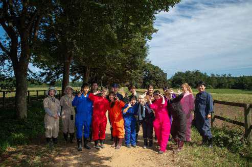 学生たちの実地研究の様子1