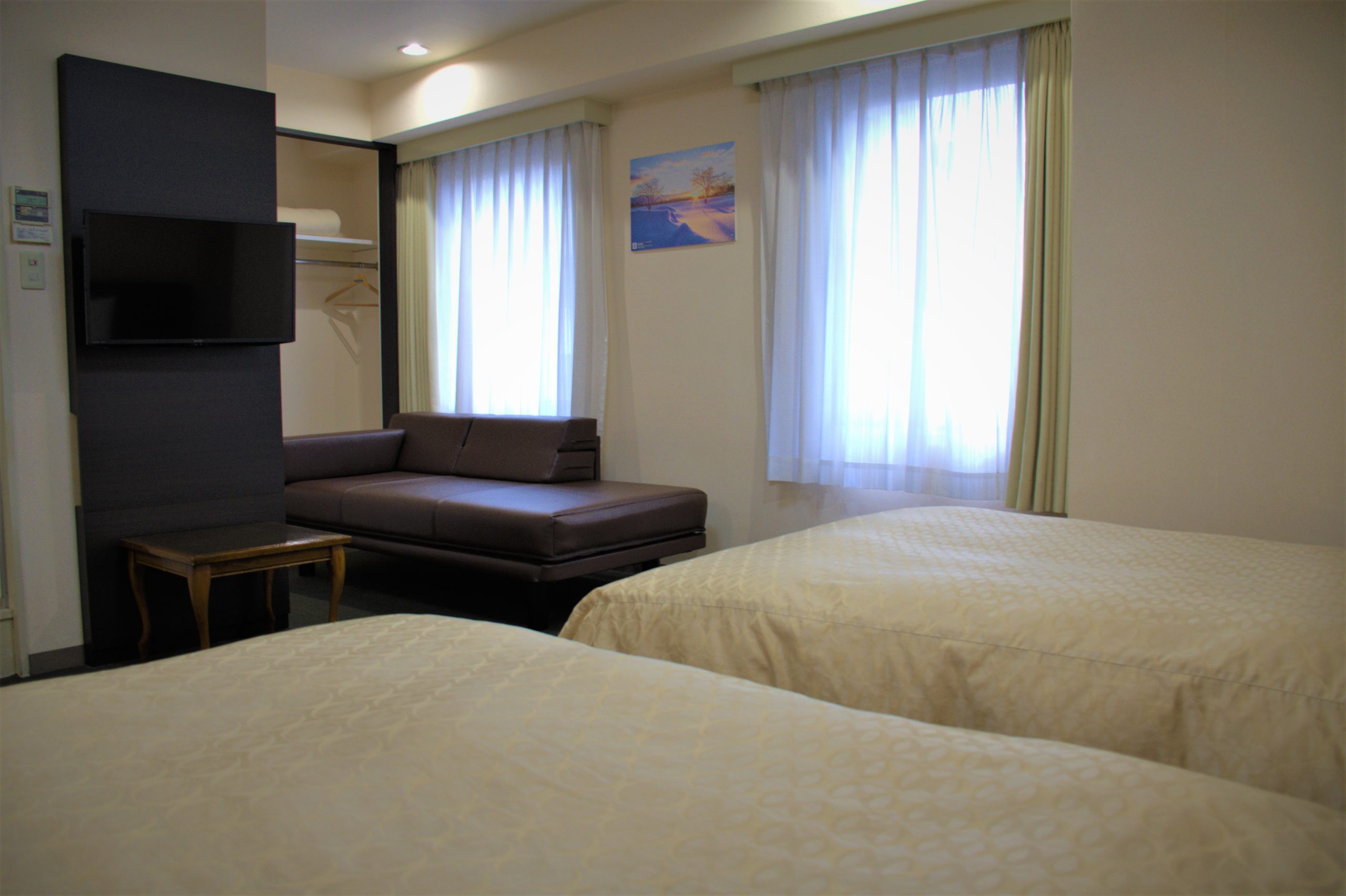 【ベッド入れ替えのお知らせ】広々としたサイズで上質な寝心地を 【公式サイト】ホテルコンチネンタル府中 ～ 東京府中駅まで徒歩1分～