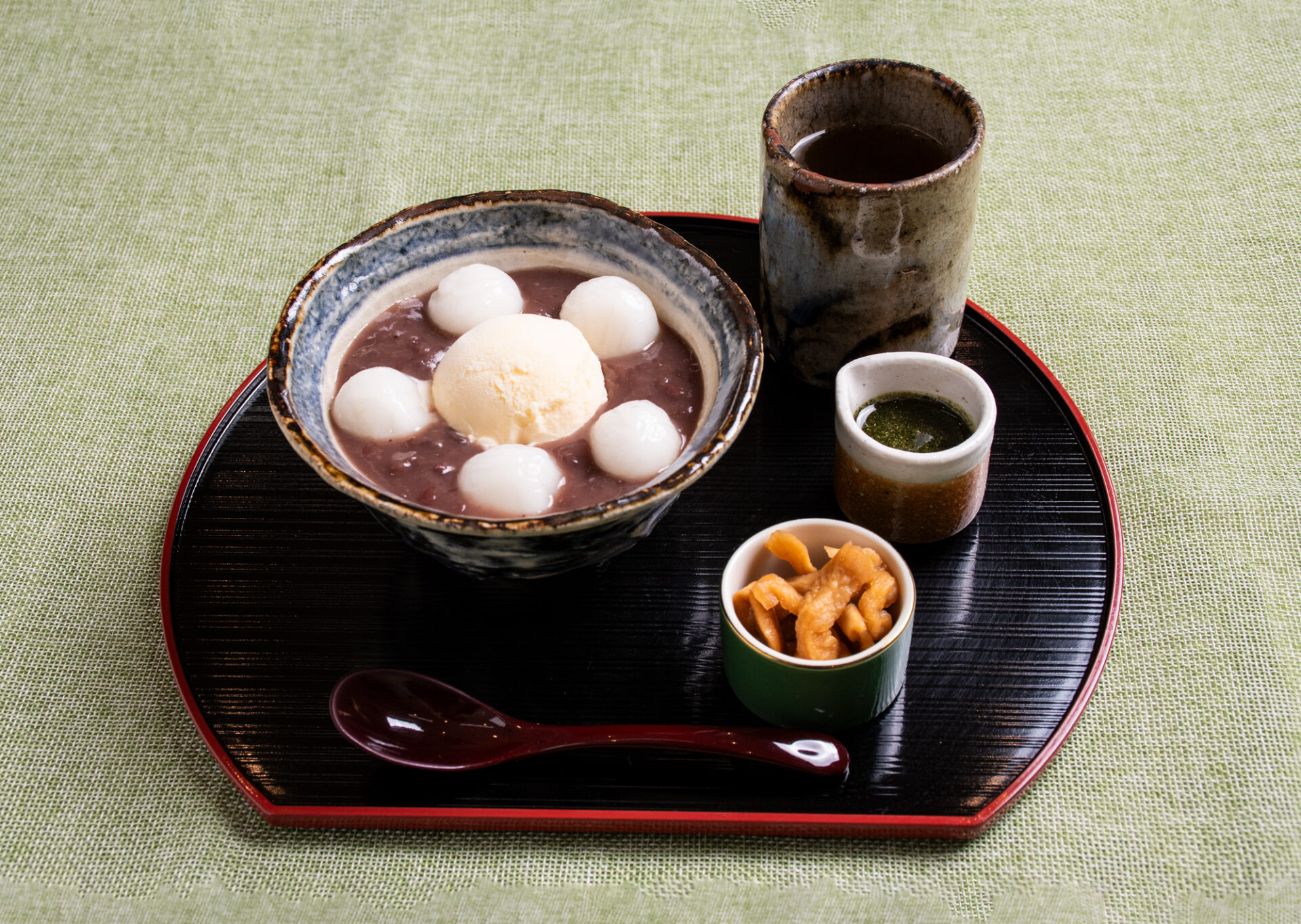 【季節のデザート】冷やしクリームぜんざい始めました。