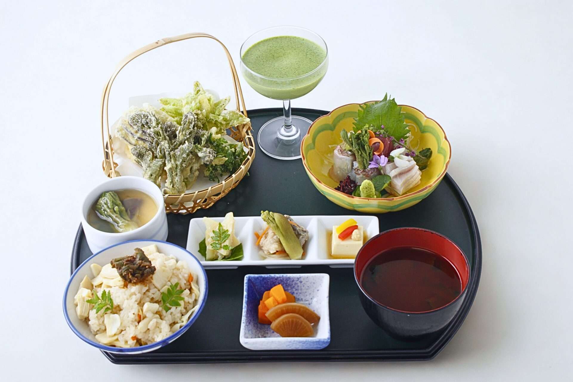 【直営農場 東北牧場】希少な天然のタラの芽を楽しむ限定コース料理