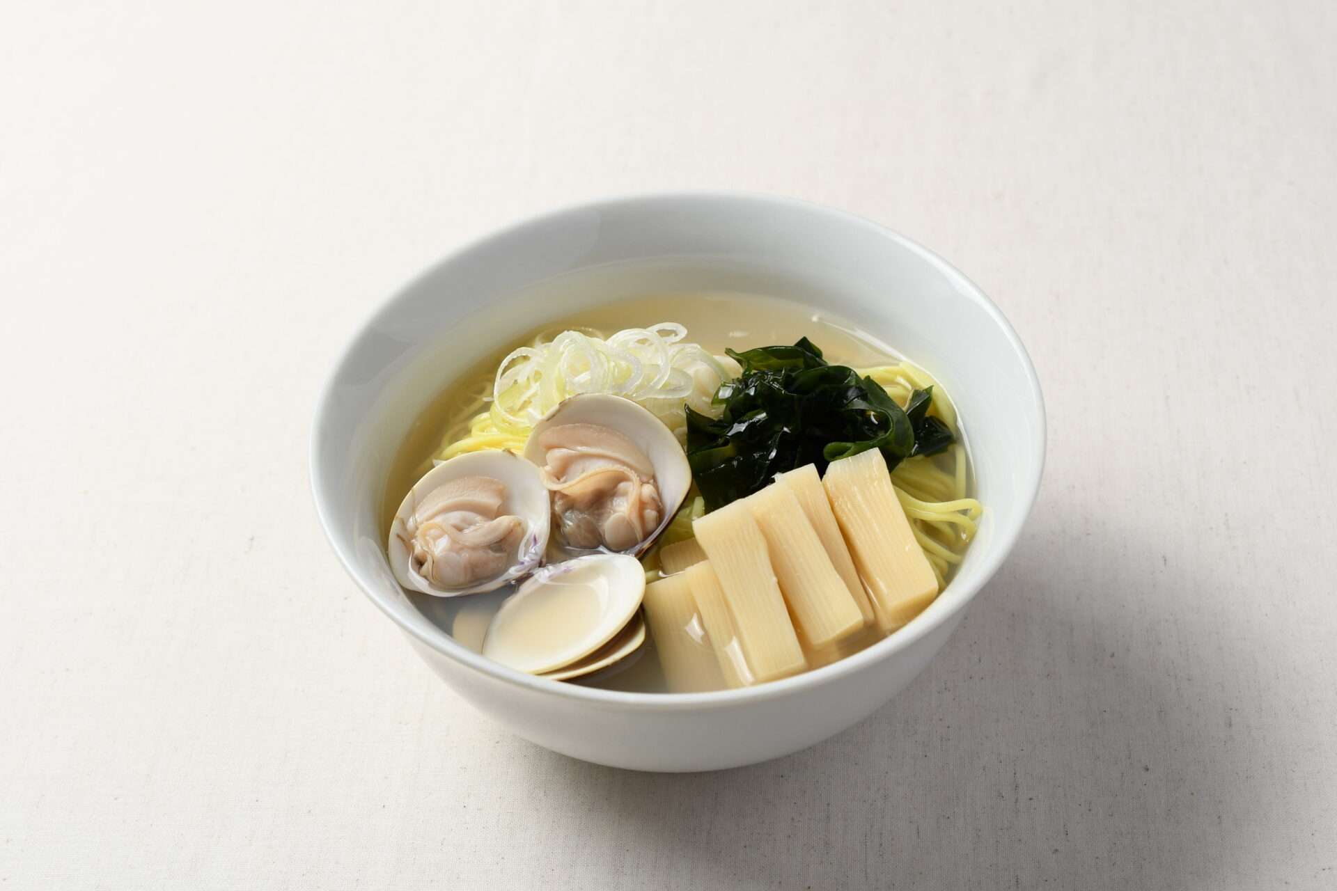 ホテルメイド「東京メンマ」。館内3つのレストランでコース料理とカルトメニューの提供開始