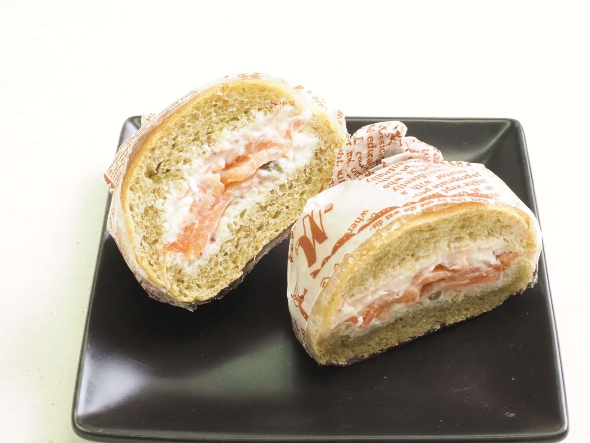 【レストランコルト】いちごと野草のアフタヌーンティー