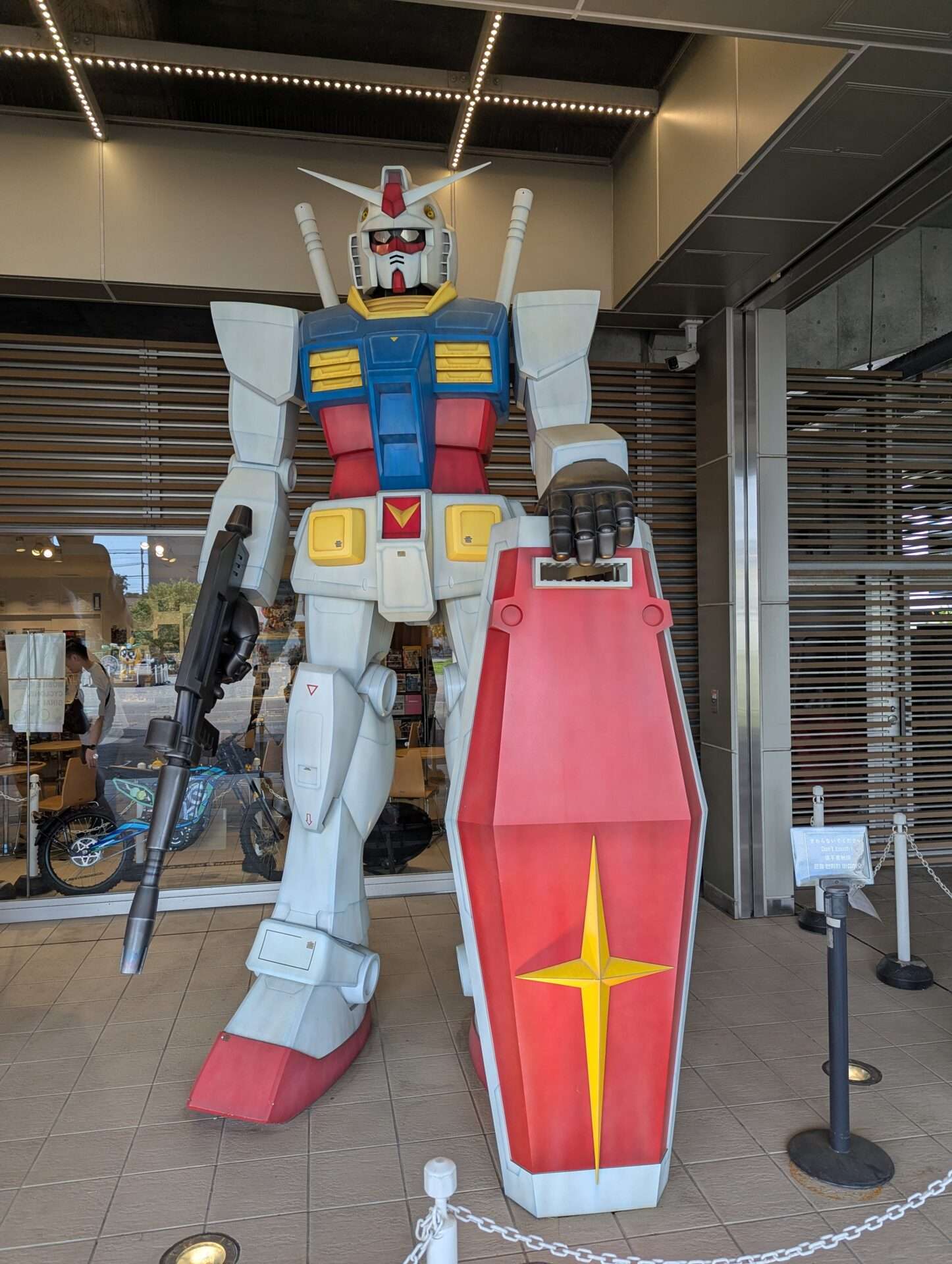 機動戦士ガンダムと赤い彗星シャー専用ザクを見に行ってきました