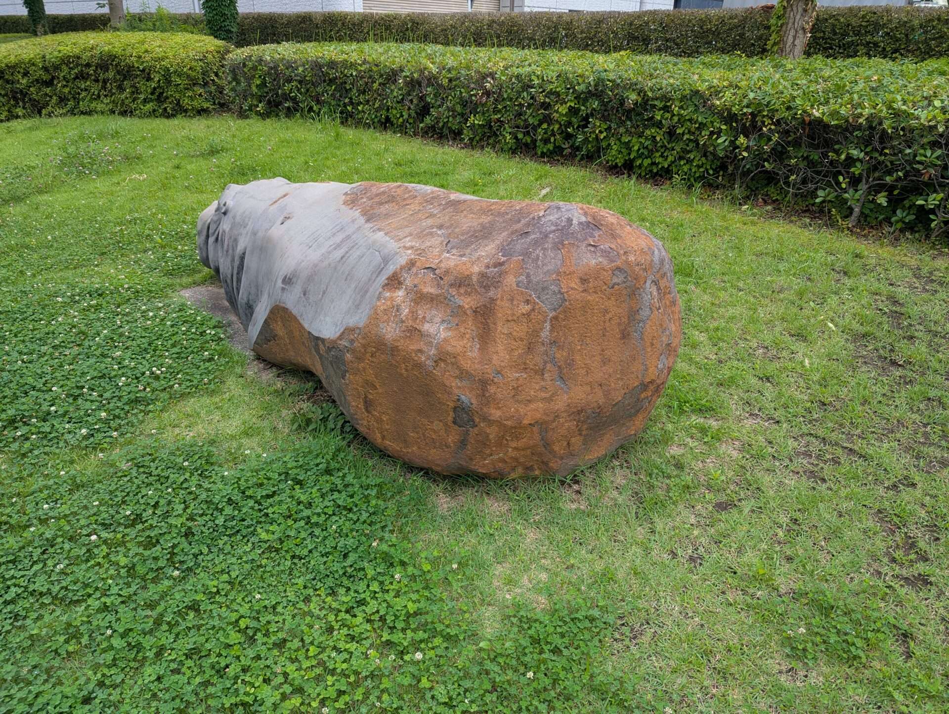 府中散策 府中市パブリックアート⑮「Hippopotamus(ヒポポタマス)」